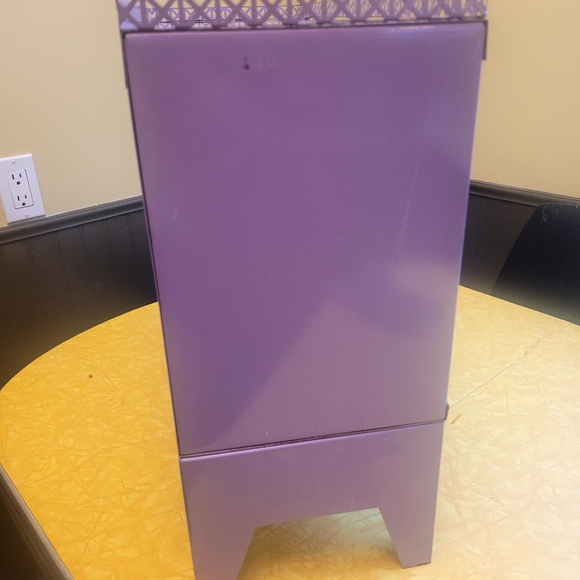 Vintage Metal Medicine Cabinet - Picture 8 of 9